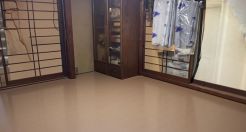 AI画像：荷物等を整理してます。